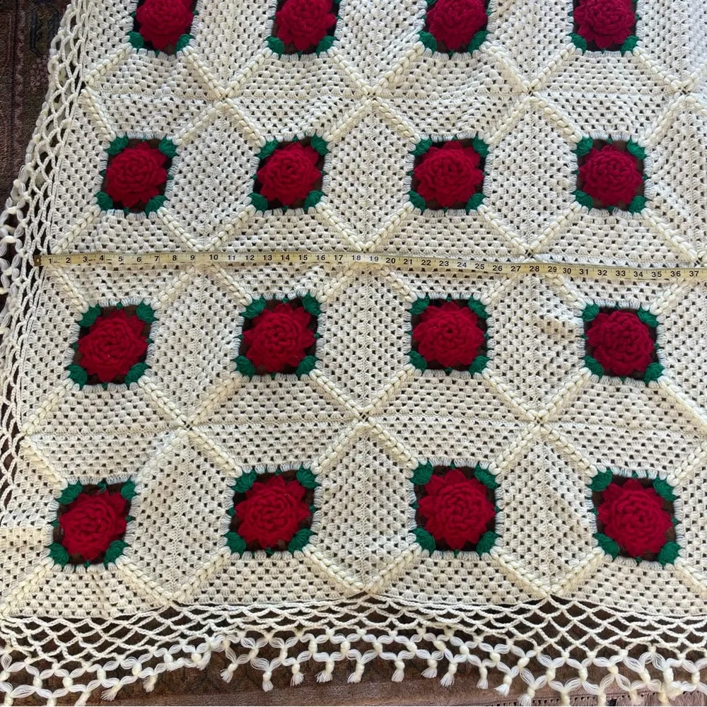 Vintage Hand Crochet Red Roses Bedspread Coverlet